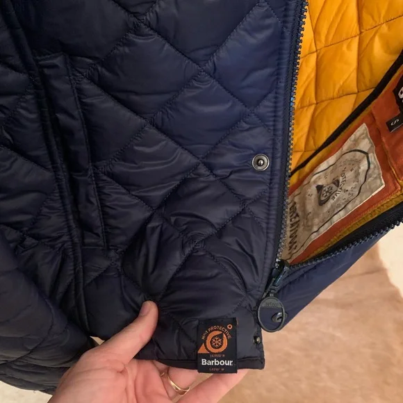 Barbour Navy Pillar Greatcoat Hooded quilt Jacket size small Men / Unisex